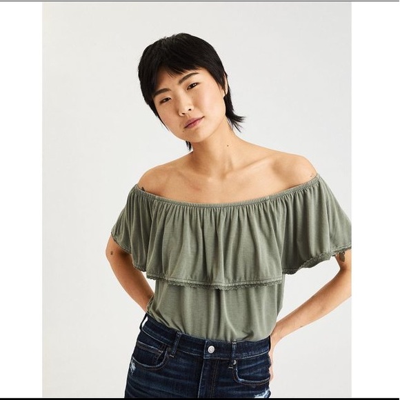American Eagle Off the Shoulder Too - Picture 1 of 3